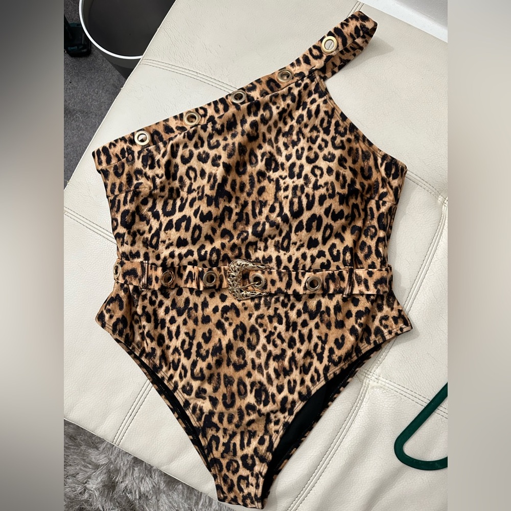 River Island  Resort Leopard print Bathing suits Size 18 Brand New Sexy looking